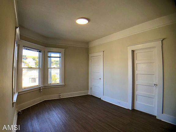 3rd image of 1018 Cortland Ave #1