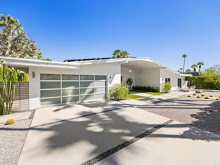 1160 E Marion Way — Photo 32