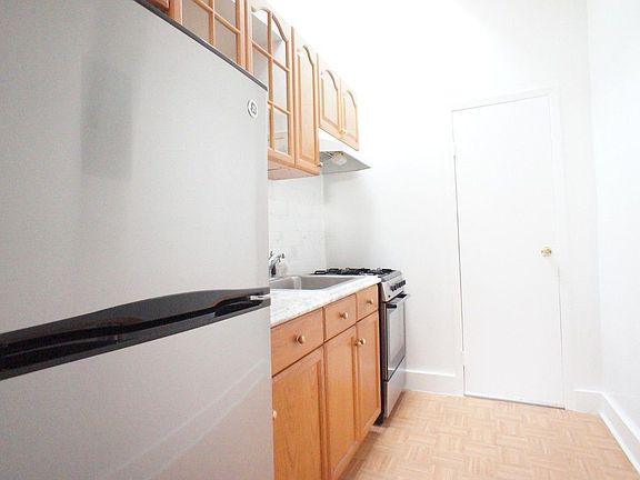 5th image of 8 W 123rd St #3
