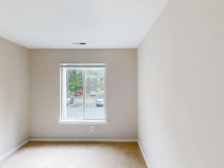 Canterbury Apartments — Photo 93