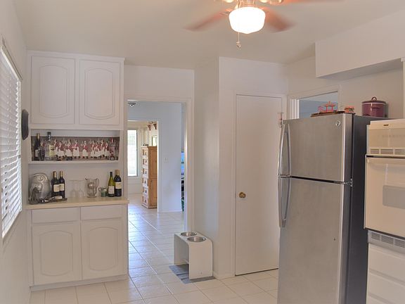 3rd image of 10514 W Kelso Dr