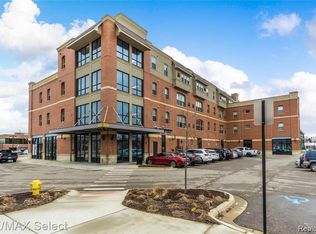 134 N Leroy St UNIT 406, Fenton, MI 48430