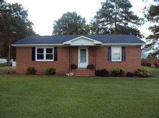 125 E Cameron St, Mount Olive, NC 28365