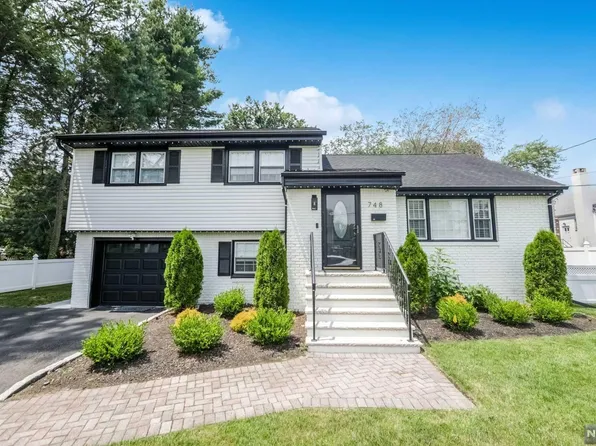 748 Trenton St, New Milford, NJ 07646