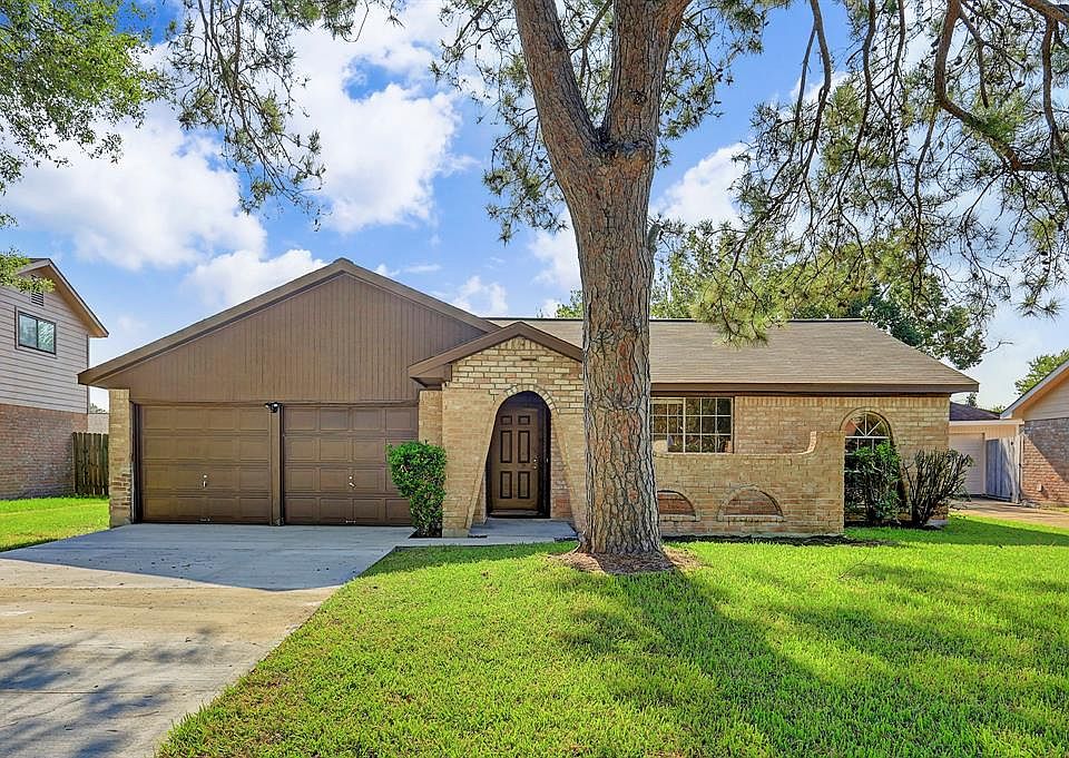 1st image of 15811 Plagens Ln