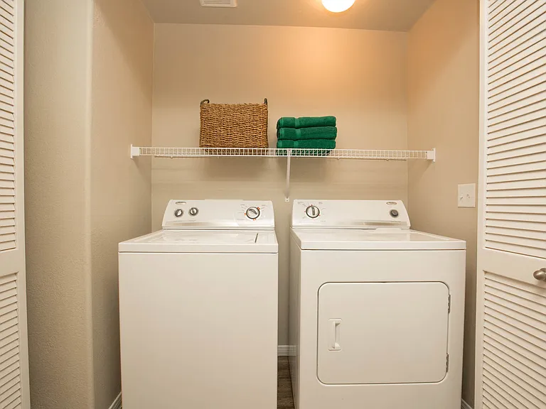 1c1 757 SQFT 1 Bed 1 Bath