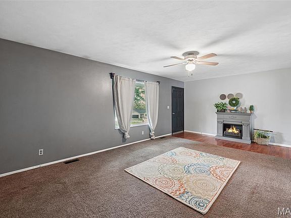 5th image of 2714 Victoria Rd