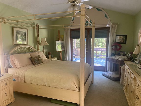 4th image of 121 Tall Oak Dr