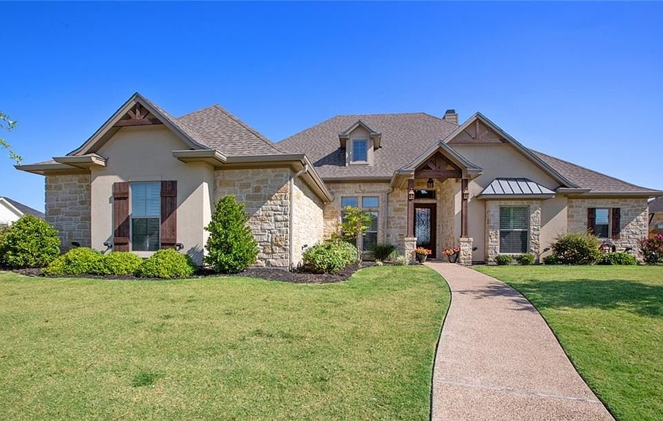 1st image of 618 Stone Manor Dr
