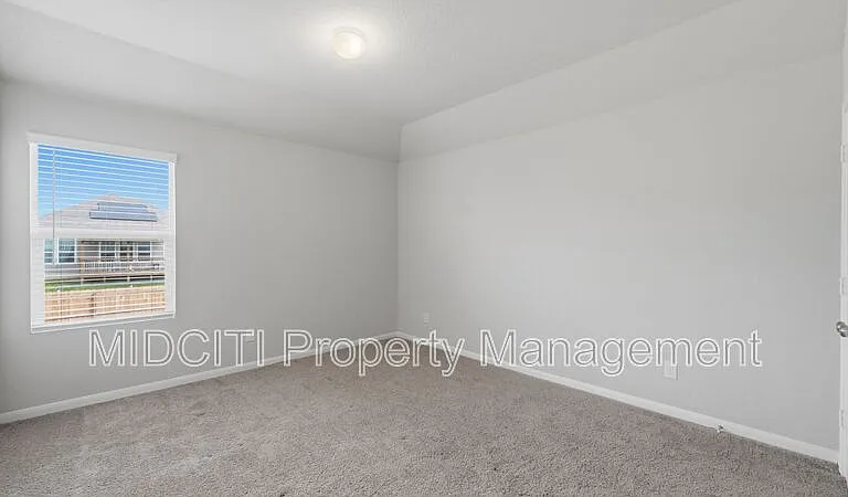 1858 Lauter Ln — Photo 33