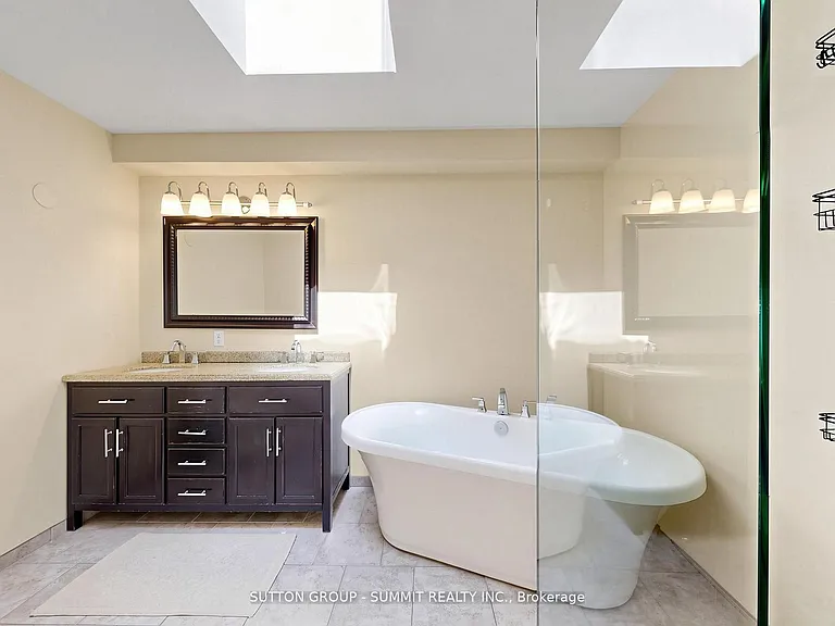 3485 Cawthra Rd — Photo 33