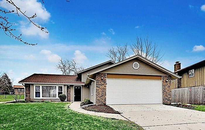 1st image of 23627 Mission Dr