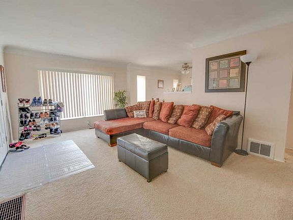 4th image of 1513 Clovernoll Dr