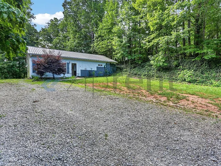 248 Mountain Brook Rd — Photo 2