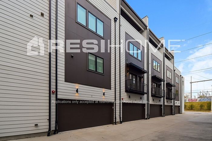 1st image of 351 Hill St SE Unit 7