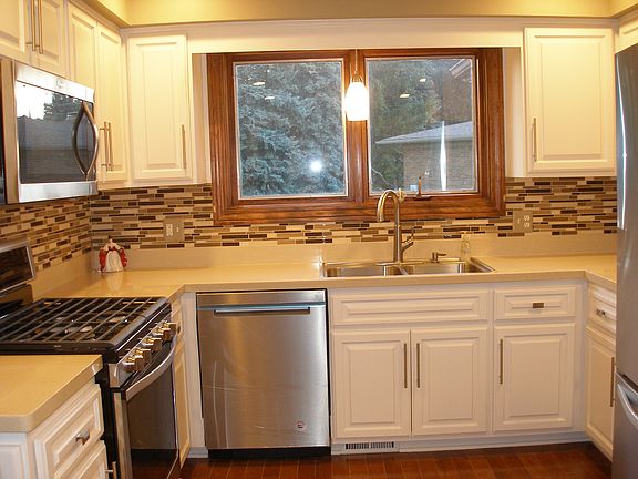 Quartz counter tops!