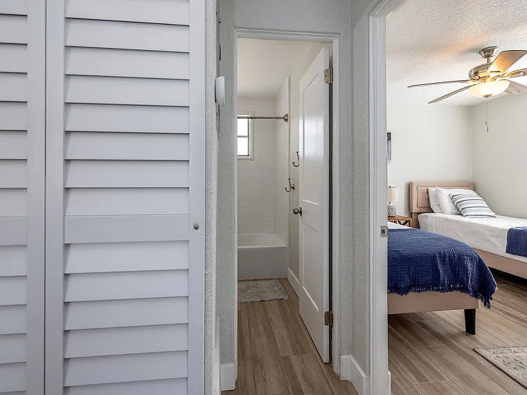 54 Rivershore Dr — Photo 25