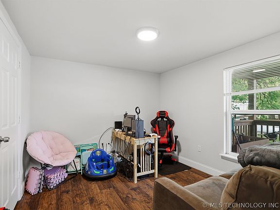5th image of 112 Umstead