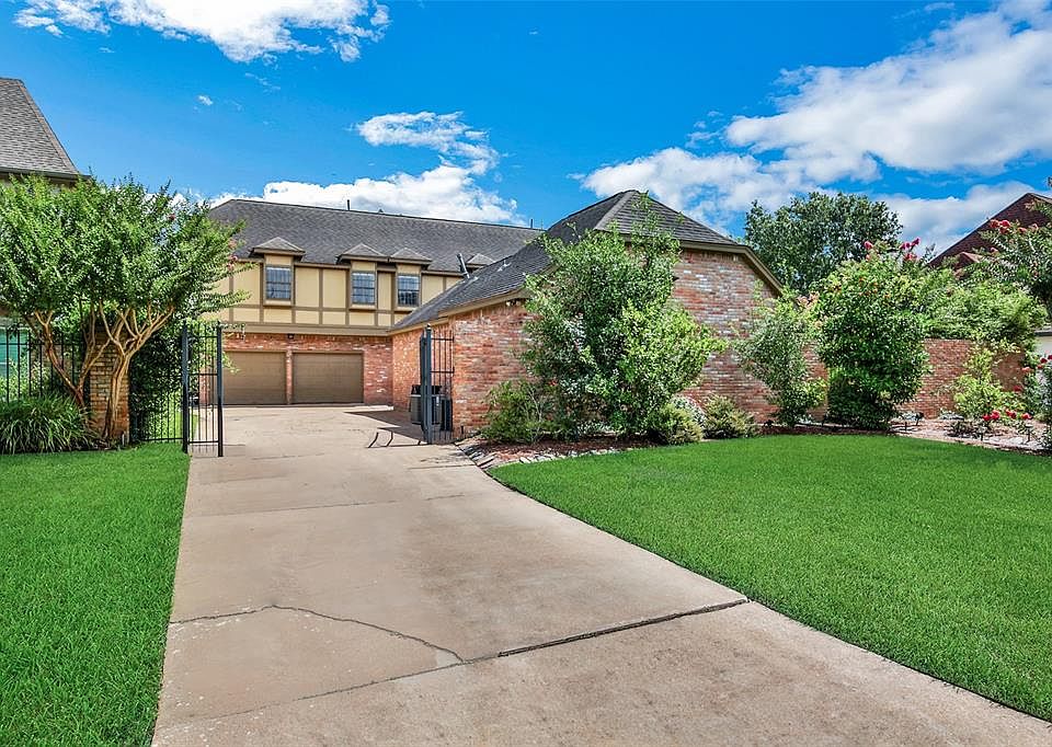 1st image of 15910 River Roads Dr