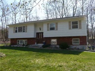 37 Haller Cres, Chestnut Ridge, NY 10977