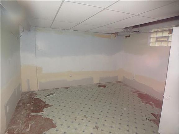 4th image of 14519 Woodlawn Ave