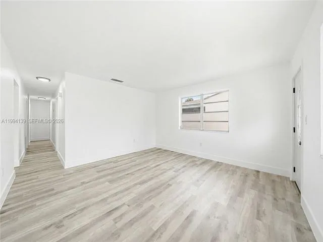 1781 SW 13th St — Photo 16
