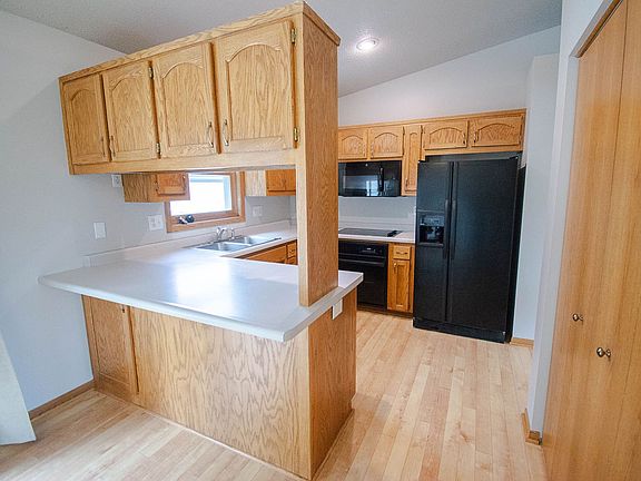 5th image of 4708 8th St NW