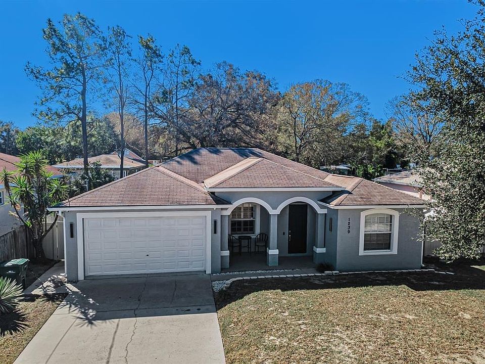 1st image of 1239 Vista Way