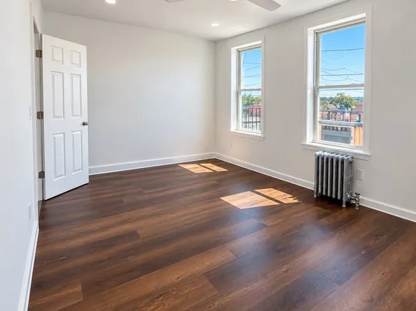 7555 Metropolitan Ave, Middle Village, NY