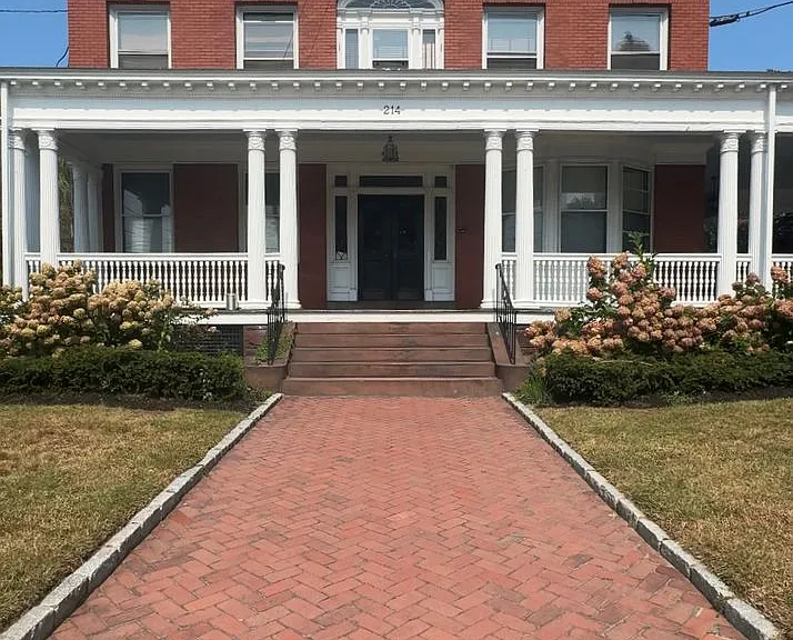 214 Olney St — Photo 2