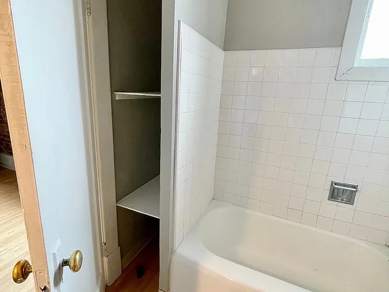106 S Cedar St — Photo 29