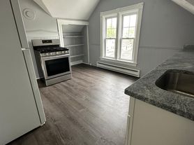 102 Mount Pleasant Ave, Providence, RI