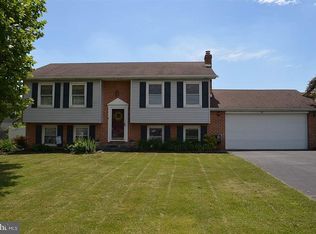 3300 Night In Gale Dr, Dover, PA 17315