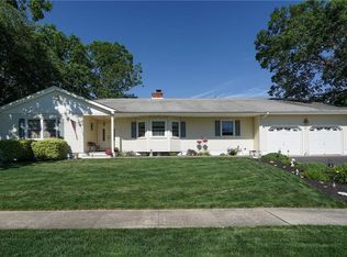 11 Rosewood Ln, Monroe Township, NJ