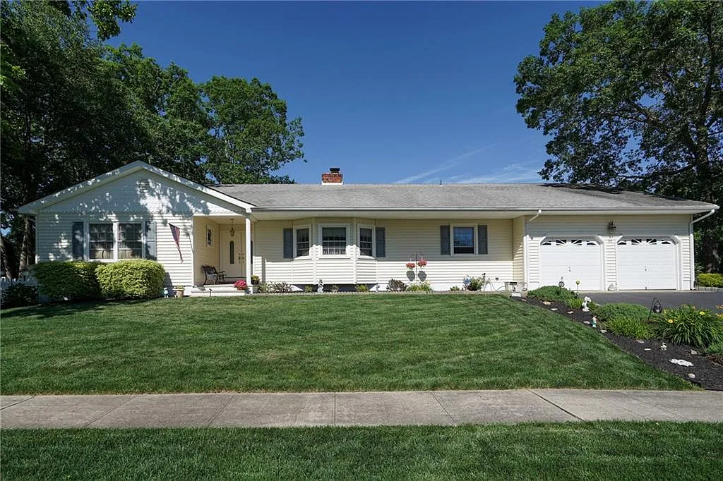 11 Rosewood Ln photo 1