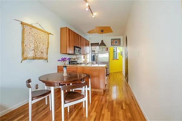 Sold by Avenue Sotheby's International Realty | media 12