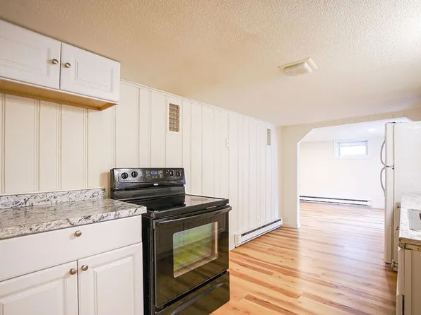 2385 Westfield St APT 1, West Springfield, MA 01089