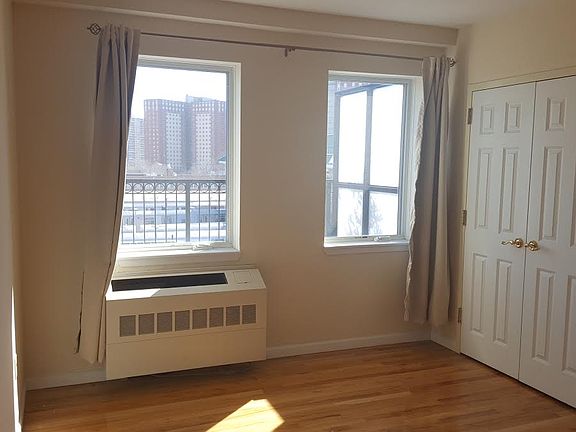 5th image of 2838 Stillwell Ave APT 6A