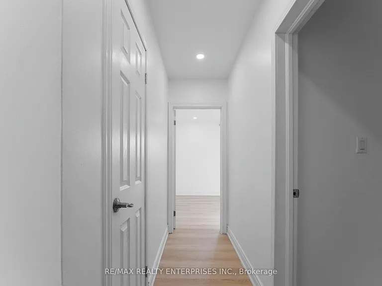 60 Wakelin Ter — Photo 17