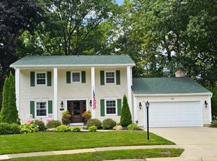 701 Strowbridge Dr, Huron, OH 44839