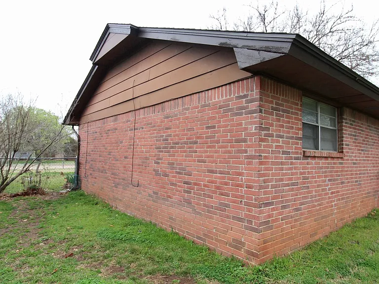 2124 Allenhurst St — Photo 18