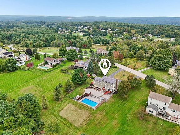2nd image of 25 Piasta Rd