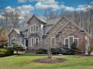 18485 May Ct, Chagrin Falls, OH 44023