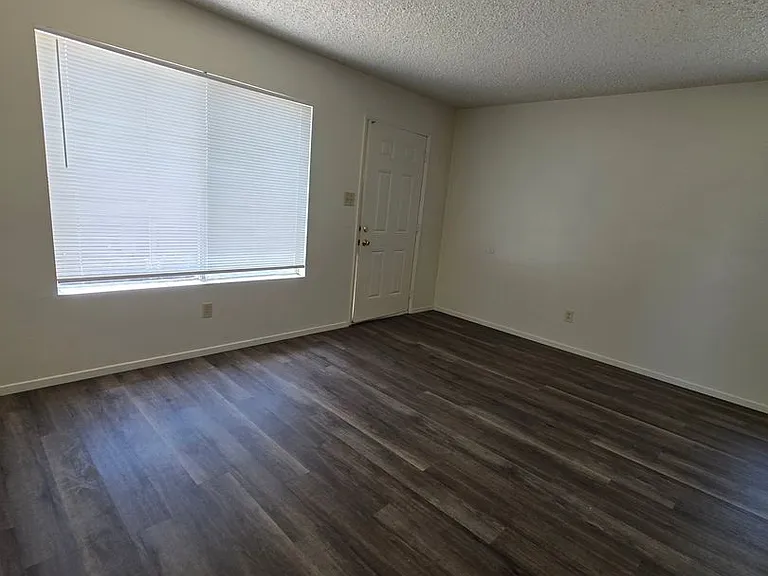 2500 Ashe Rd #B — Photo 6