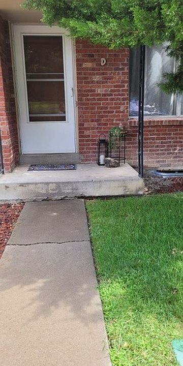 1st image of 102 Park Dr APT D