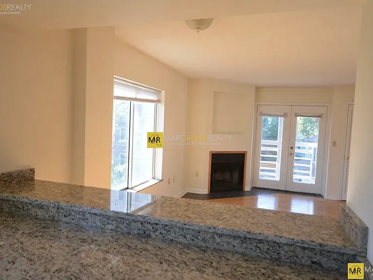 347 Franklin St — Photo 7