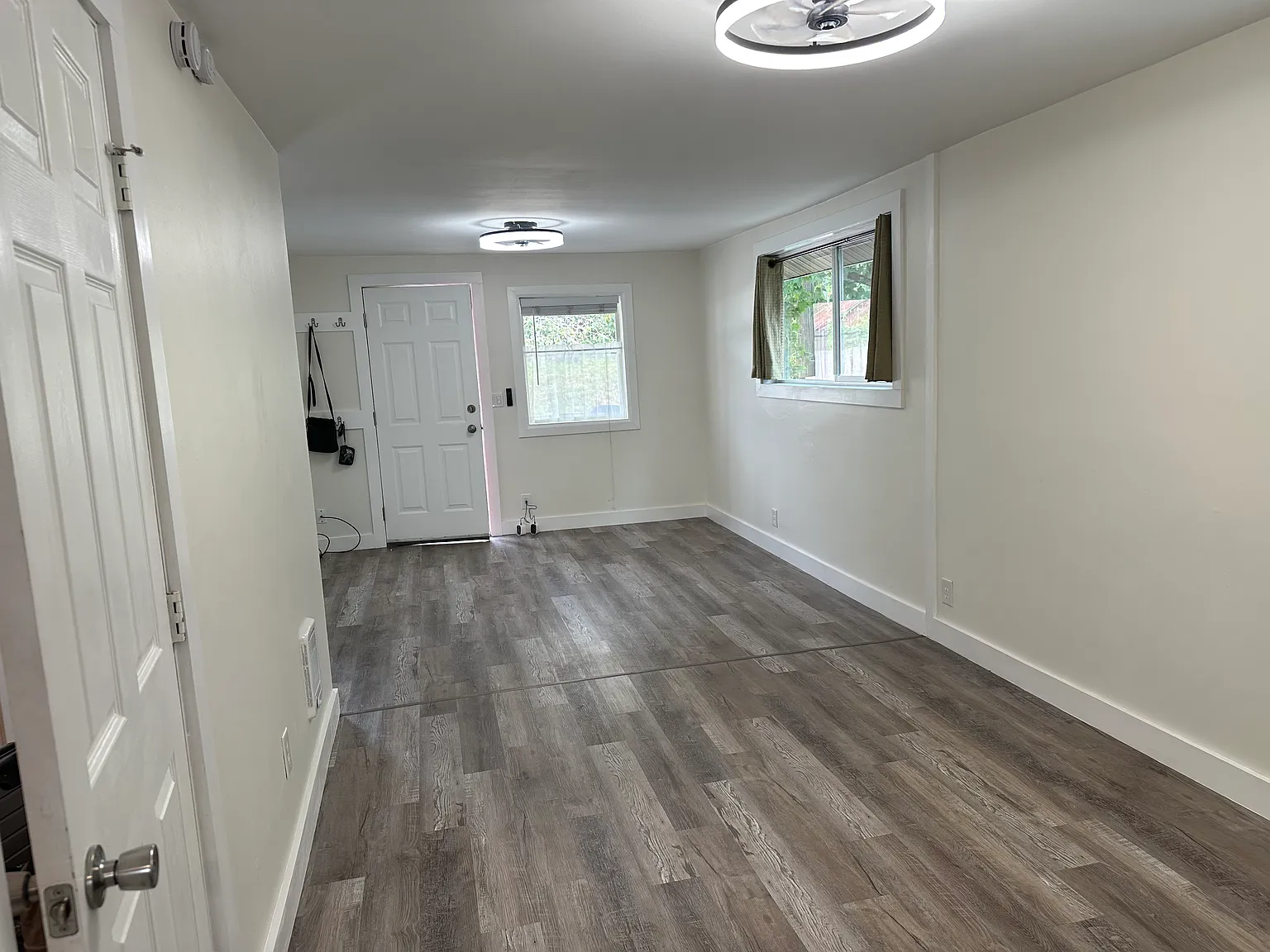 2 bed, 685 sqft, $1,900 — Photo 3