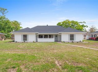 3715 Holly Hill Rd, Lake Charles, LA 70605