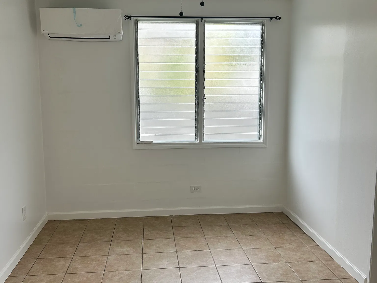 3 bed, 950 sqft, $3,600 — Photo 3