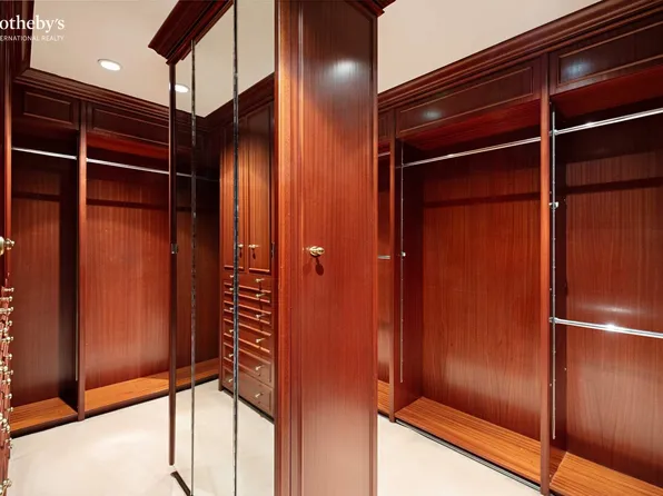 1040 Fifth Avenue image 14 of 15